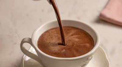 Chocolate quente cremoso simples e rápido