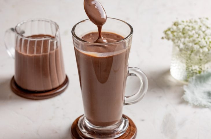 Chocolate quente simples e barato