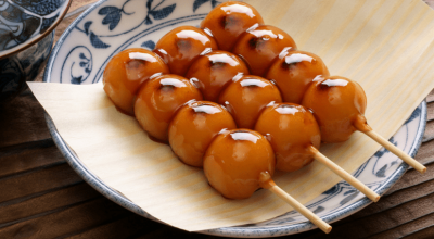 3 receitas de dango para saborear o típico lanche de rua japonês