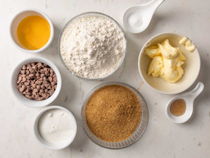 Ingredientes para a receita de cookies simples.