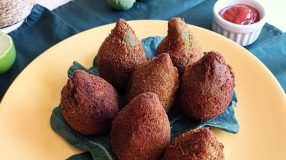 Coxinha de couve com calabresa