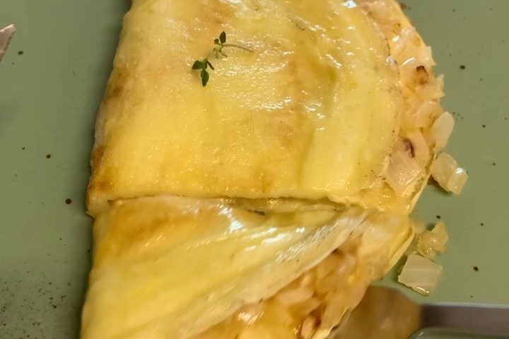 Crepioca de queijo com cebola