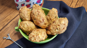 Croquete de frango com batata-doce assado