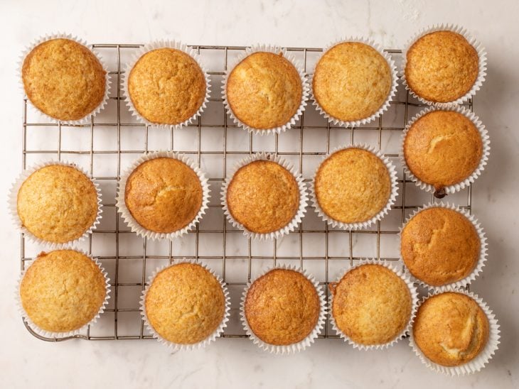 Cupcakes assados.