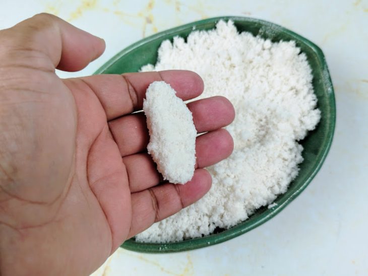 Uma porção de farinha de arroz após hidratar.