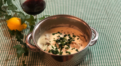 Filé de frango ao molho de limão com queijo