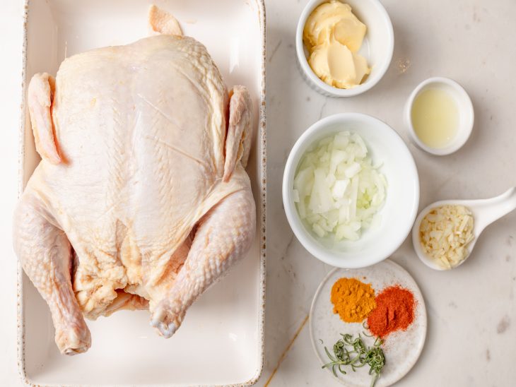 Ingredientes para o frango assado simples.