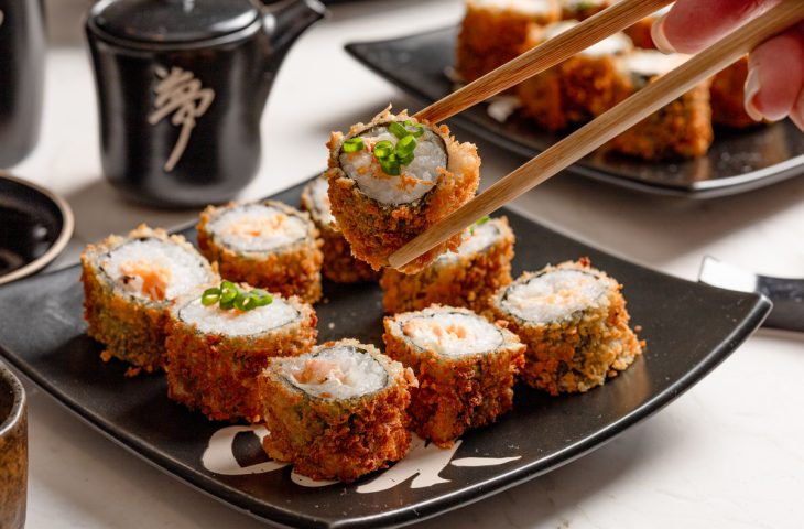 Hot roll com salmão grelhado