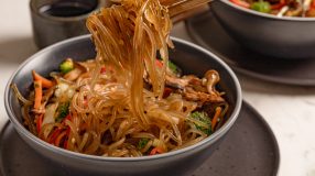 Japchae vegetariano