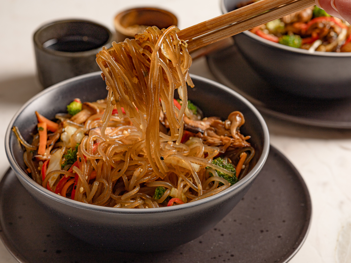 Japchae vegetariano