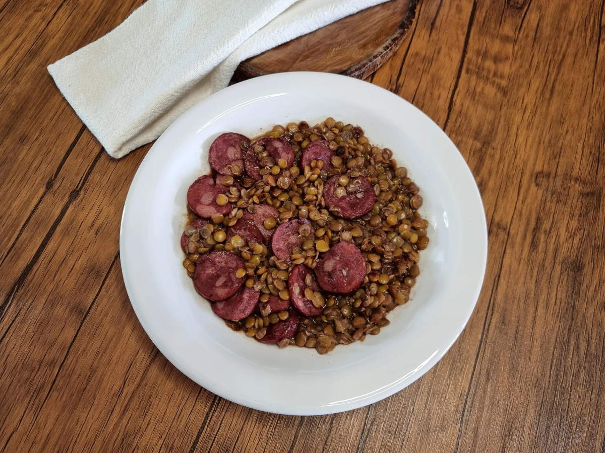 Lentilha com linguiça