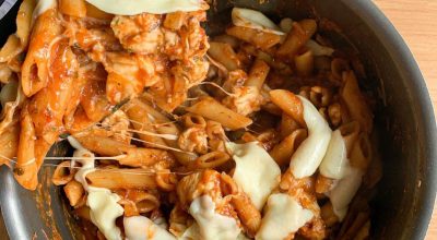 Macarrão com frango e queijo