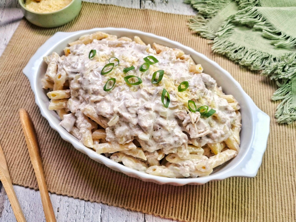 Macarrão cremoso com atum