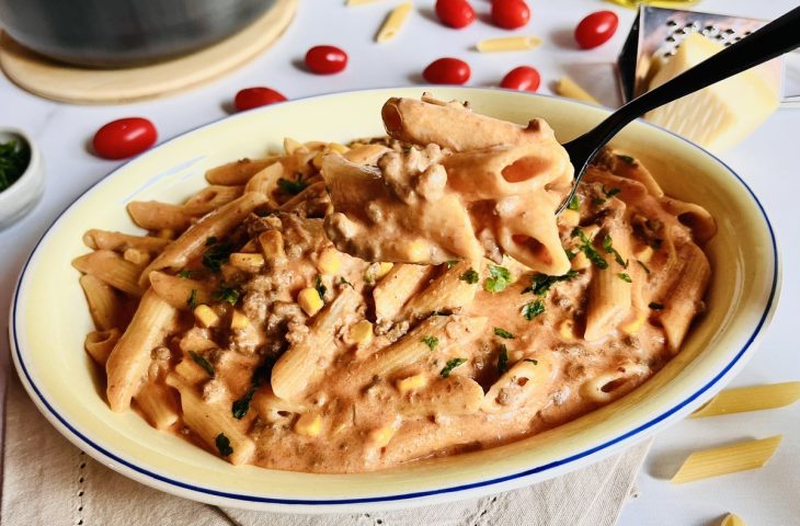 Macarrão de panela de pressão com carne moída