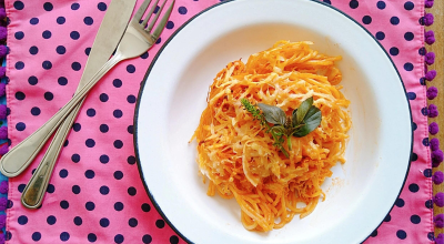 Macarronada de frango com creme de leite