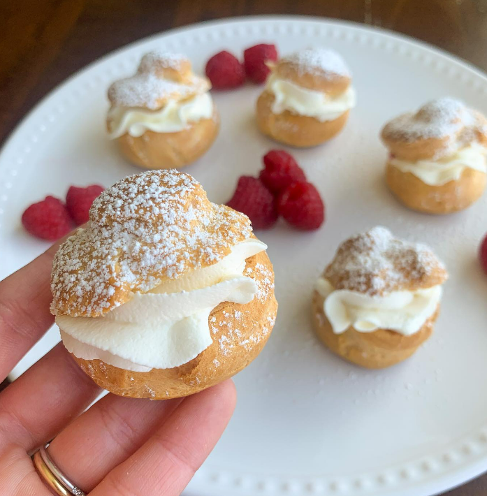 Massa choux com creme de mascarpone