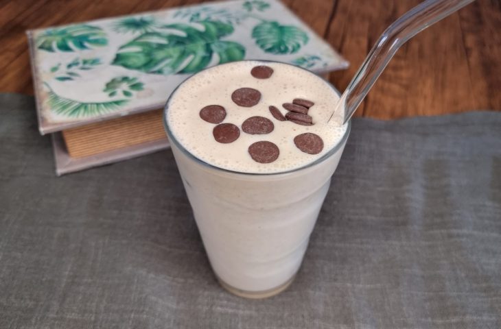 Milk-shake de paçoca fácil