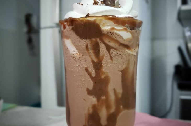 Milkshake de chocolate com avelã