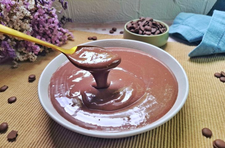 Mingau de chocolate