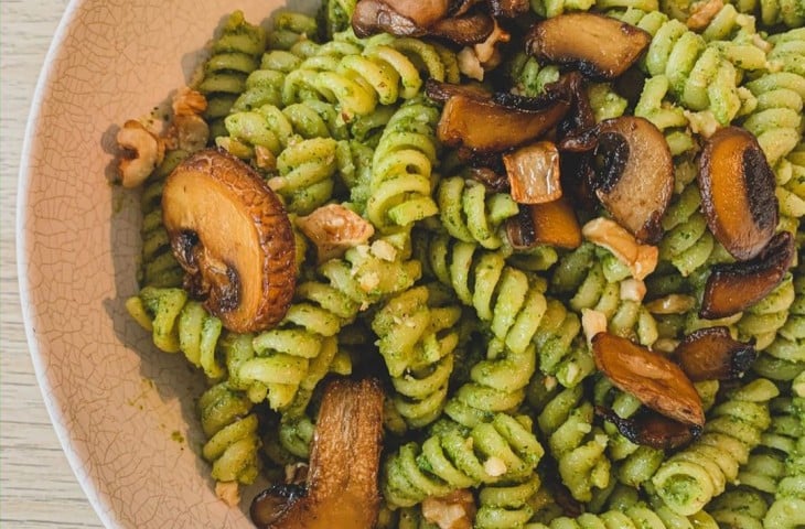 Molho pesto vegano de coentro