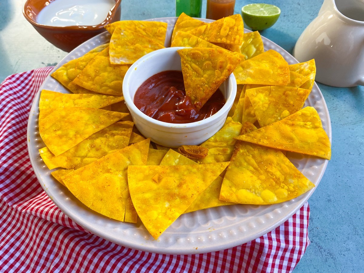 Nachos com massa de pastel