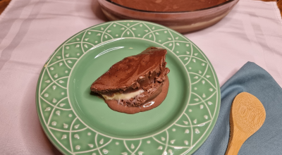 Paleta mexicana de chocolate na travessa