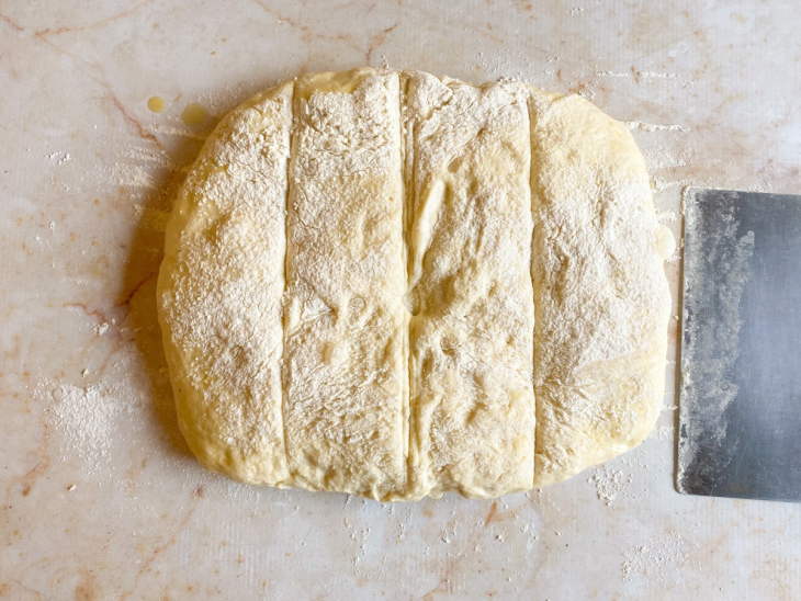 pão ciabatta na bancada