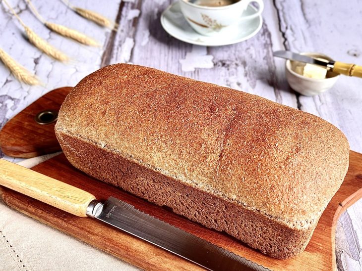 Pão de forma integral pronto para consumo.