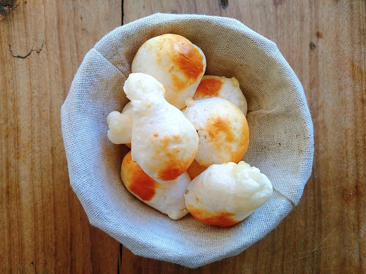 Pão de queijo com creme de leite