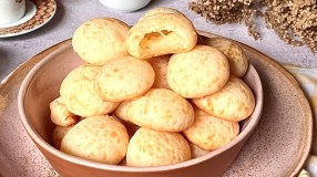 Pão de queijo com tapioca fácil