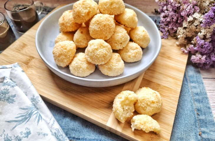 Pão de queijo de tapioca e cream cheese