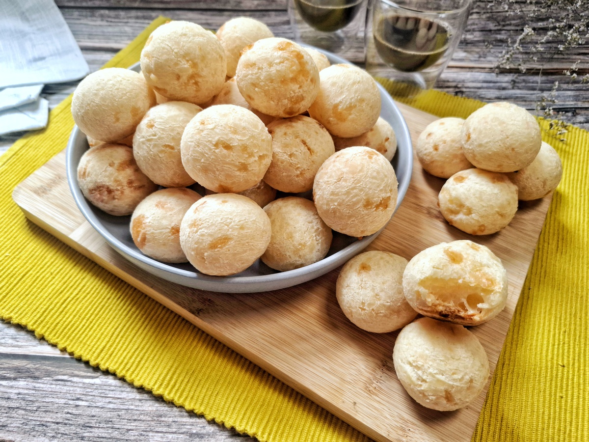 Pão de queijo mineiro