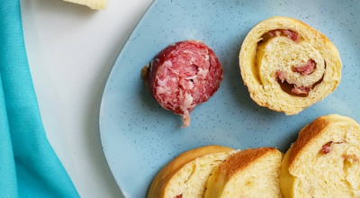 Pão recheado com salame