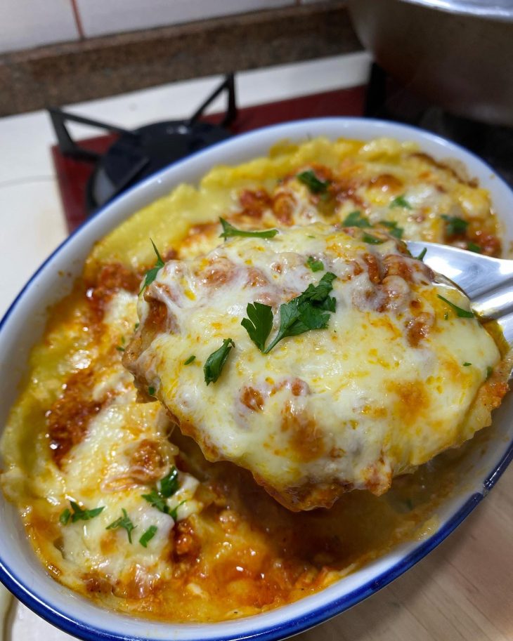 Polenta cremosa com queijo