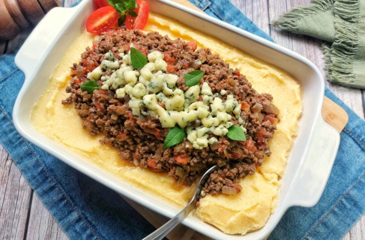 Polenta mole com carne moída