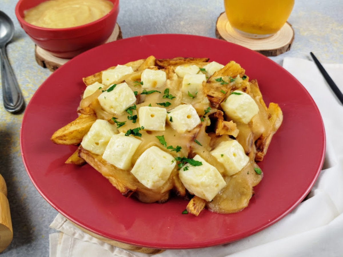 Poutine tradicional