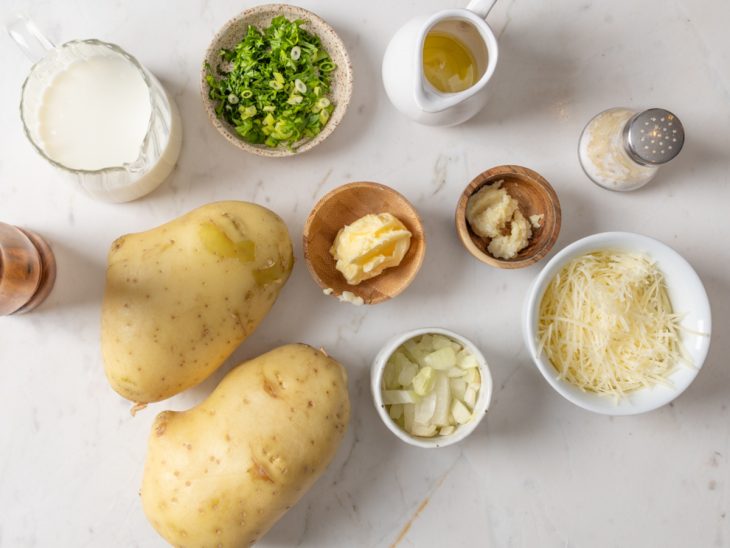 Ingredientes para a receita de purê de batata simples.