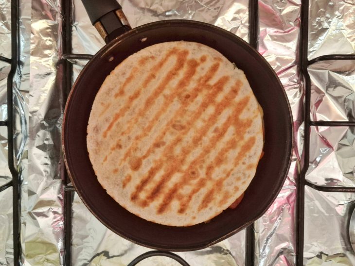 figideira com quesadilla de queijo