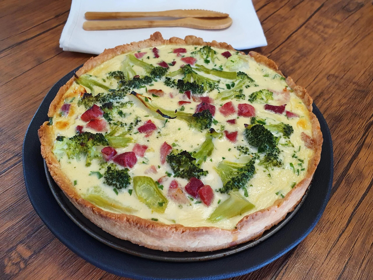 Quiche de brócolis com bacon