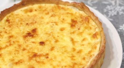 Quiche de linguiça Blumenau com molho branco