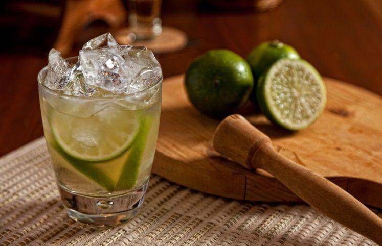 24 receitas de caipirinha para se refrescar em dias quentes