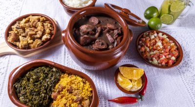 42 receitas de acompanhamento para feijoada cheias de sabor