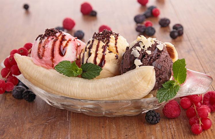 9-receitas-de-banana-split-que-v-o-deixar-o-mundo-cheio-de-alegria