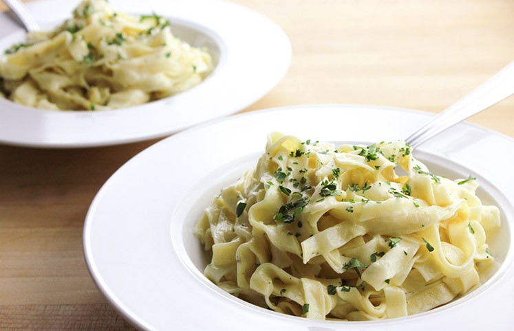 7 Receitas De Molho Alfredo Que Te Levarão Para A Itália