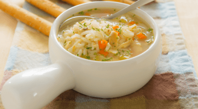 5 receitas de sopa de arroz para aqueles dias mais friozinhos