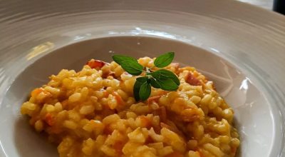 Risoto de cenoura, abobrinha e calabresa