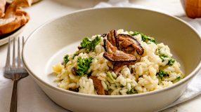 Risoto de cogumelos e kale