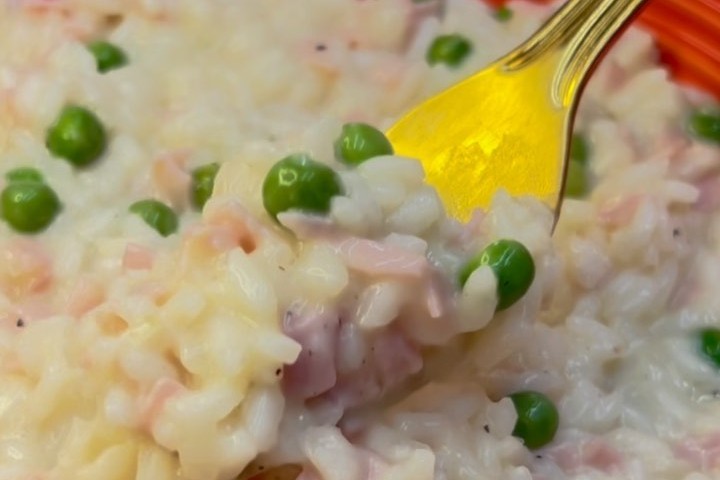 Risoto de presunto e ervilha