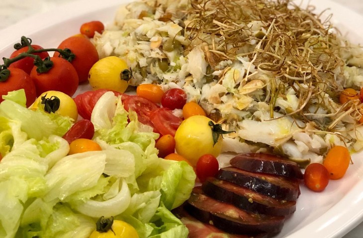 Salada de bacalhau refrescante