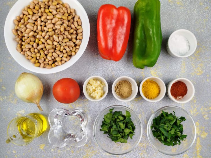 Ingredientes para a salada de feijão-manteiga.